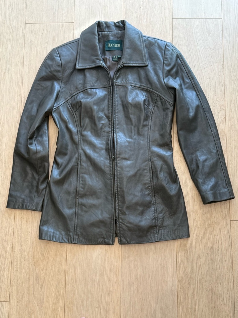 Danier Vintage Genuine Leather Jacket | Made in Canada | Tailored Feminine Fit - Picture 3 of 11